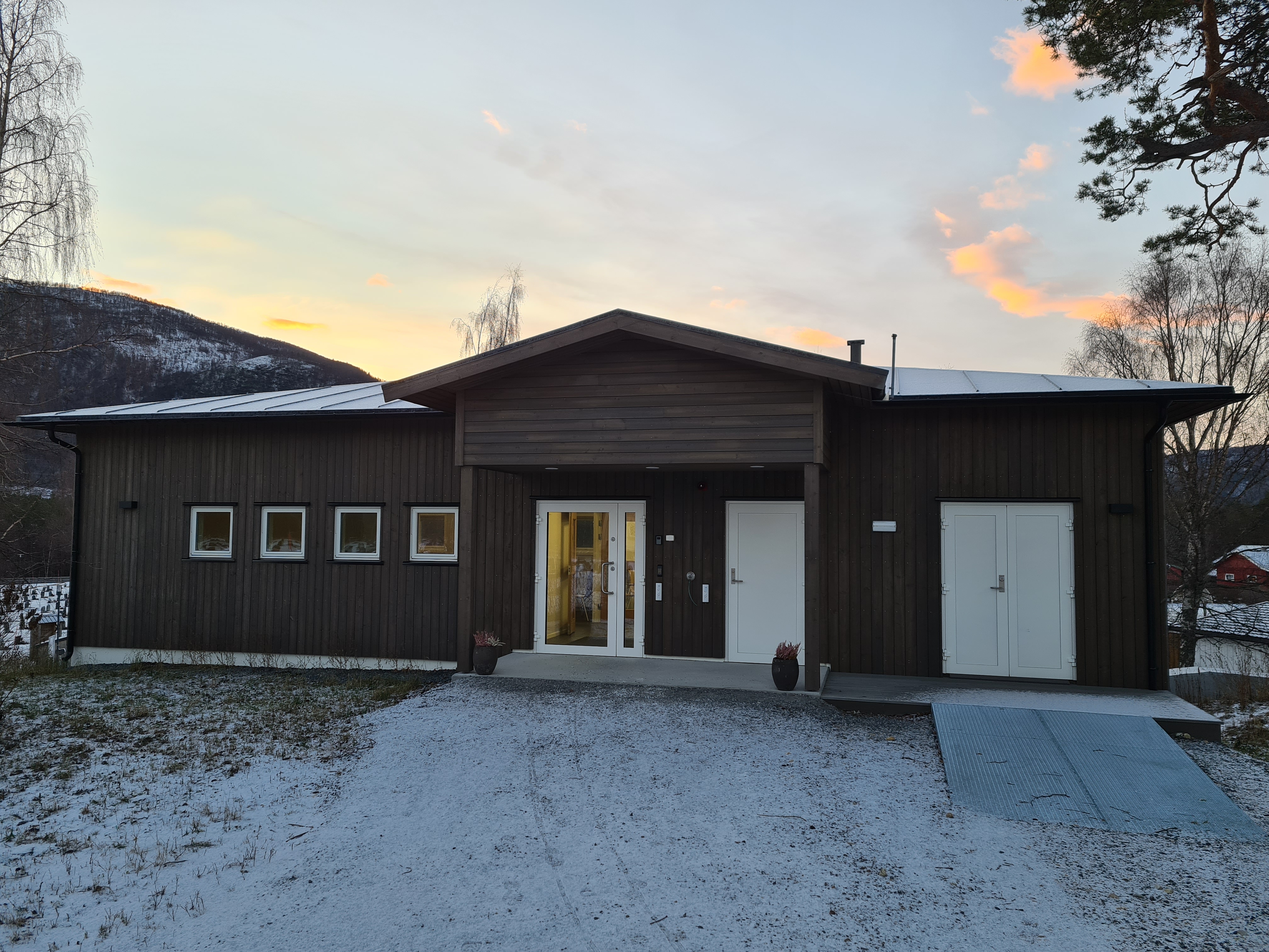 Bilde av inngangspartiet Saltdal seremonirom